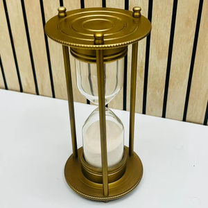 Reloj de Arena de Aluminio Chapado en Oro de 7'' con Diseño 3D de Ángel Animal, Pieza Decorativa Vintage para Mesa (Diseño Otto 1869) - Product Image 1