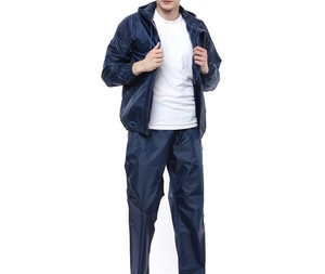Conjunto de Chaqueta Cortavientos Impermeable para Hombre, Diseño Personalizado, Fabricación OEM, 100% Poliéster, Venta al Por Mayor, Ropa Deportiva Casual de Invierno con Impresión - Product Image 3