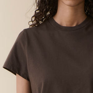 Diseño de Logotipos a Precios Económicos para Compradores al por Mayor, Servicio OEM de Color Sólido, Camiseta de Cuello Redondo para Mujer con Diseño Personalizable - Product Image 3