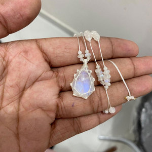 Collar Colgante de Macramé Hecho a Mano con Piedra Lunar y Mariposa Arcoíris, Cordón Blanco Natural, Cuentas, Estilo Boho, Joyería de Regalo con Cristal Curativo - Product Image 3