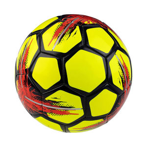 Balón de Fútbol de Entrenamiento de Calidad Oficial con Logotipo Personalizado, Balón de Fútbol con Diseño Rojo, Negro y Blanco - Product Image 6