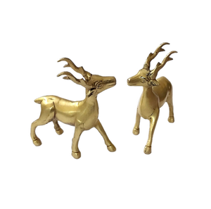 Figuras de Ciervos de Latón Dorado Hechas a Mano, Esculturas Tradicionales de Animales de Latón para Decoración Navideña de Mesa, 2 Piezas - Product Image 3
