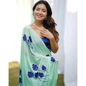 Sari indien Bollywood vert en mousseline de soie peint à la main, coupe droite, avec imprimé floral et style de drapage artisanal - Product Image 6