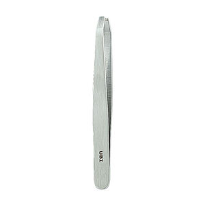 Pince à épiler professionnelle UBI UBI-439 3,7 cm, inclinée, classique et moderne, en acier à haute teneur en carbone, durable, pour poils incarnés et élimination des éclats - Product Image 3