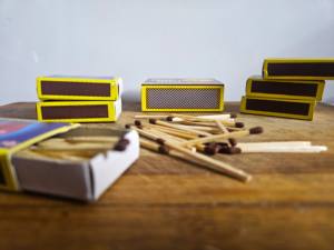 Cerillas de Seguridad de Madera de Alta Calidad, 100 Unidades por Caja, Impresión Personalizada, Resistentes a la Humedad, de Larga Duración, para Cocina y Hogar - Product Image 5