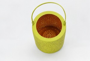 Lanterne suspendue de forme seau de couleur jaune chaud fantaisie de qualité supérieure avec poignée simple, porte-bougie simple pour bougie chauffe-plat, lanterne de qualité supérieure - Product Image 3