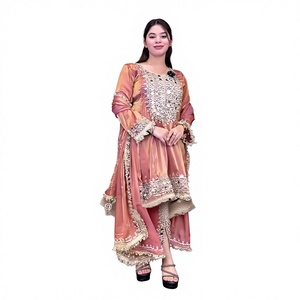 Elegante Salwar Kameez con Bordado Intenso para Mujer |   Ropa Festiva Premium con Dupatta |   Disponible en 3 colores - Product Image 1
