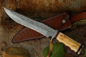 Couteau Bowie droit artisanal en acier Damas avec manche en os, pour le camping, la survie et la chasse, de la marque A&M ENTERPRISES. - Product Image 5