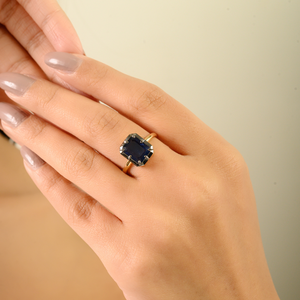 Bague solitaire en saphir bleu naturel 9x7 mm plaqué rhodium noir, or jaune massif 18 carats, bijou unisexe de caractère, vente en gros - Product Image 2