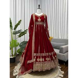 Robe de soirée de créateur pour les fêtes avec fil et séquence pour un look élégant - Product Image 3