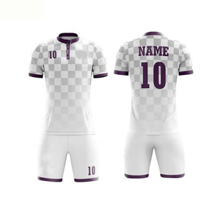 Conjunto de camiseta de fútbol con construcción transpirable para un juego cómodo, uniforme de fútbol diseñado para clubes y academias. - Product Image 3