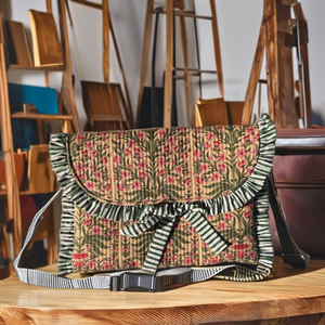 Bolso de Mano Moderno y Suave de Algodón Acolchado con Estampado Floral Bohemio para Mujer, Diseño Artesanal, con Protección para Laptop - Product Image 5