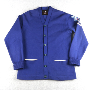 เสื้อคาร์ดิแกนถักสำหรับผู้ชาย สีน้ำเงิน แขนยาว ดีไซน์ลายปะติด  เสื้อกันหนาวสำหรับฤดูใบไม้ร่วง ความหนาปานกลาง ติดกระดุมแถวเดียว คอวี - Product Image 5