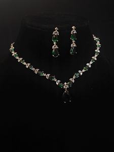 ชุดเครื่องประดับทองเหลือง สร้อยคอ/ต่างหู/กำไลข้อมือ ประดับเพชรทรงลูกแพร์ ชุบเงิน สำหรับผู้หญิง เครื่องประดับงานแต่งงานแบบคลาสสิก - Product Image 3