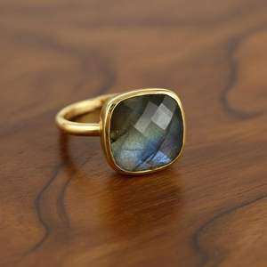 Bague en labradorite, bijoux faits à la main en pierres précieuses, argent sterling 925 plaqué or 14 carats, bijoux fins pour femme, cadeau - Product Image 1