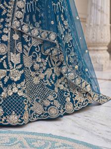 Lehenga Choli de luxe en soie bleu paon, avec broderie lourde en Zari argenté et sequins, Ghagra Choli évasé et Dupatta, pour mariage indien - Product Image 4