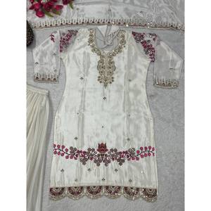 Ensemble de costume de soirée pour femmes avec bordures fantaisie en dentelle - Product Image 4