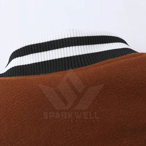 Veste de style universitaire pour homme, tendance et décontractée, idéale pour le style urbain, le port quotidien et les superpositions confortables. - Product Image 4