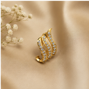 Boucles d'oreilles clous tendance pour femme en or massif 14 carats avec diamants naturels, design de luxe, idéales pour un cadeau d'anniversaire, de fiançailles ou de mariage - Product Image 1