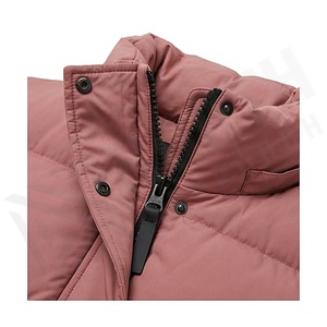 Gilet matelassé à capuche pour femme, hiver, rose, rembourrage en polyester, fermeture à boutons, longueur normale, couleur unie, tissu tissé - Product Image 4