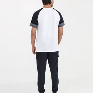 Camiseta para hombre hecha a medida, de tela suave, para colecciones de moda casual moderna. - Product Image 4