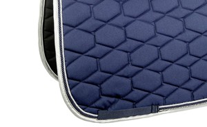Tapis de selle de luxe en fausse fourrure Elite Premium, équipement d'équitation respirant, fabrication OEM sur mesure, vente en gros, fabricant pakistanais - Product Image 2