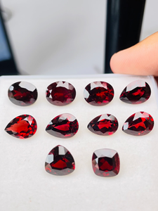 Piedras Preciosas de Granate Rodolita Natural, 39.31 Quilates, Calidad AAA, Certificación IGI, Color Rosa, Corte Perfecto, Disponible a Precio Económico - Product Image 1