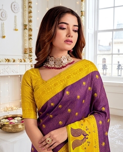 Sari en soie violet et jaune avec motif paon pour femme, longueur ras du sol, sans plis, coupe classique, idéal pour mariage traditionnel indien - Product Image 3
