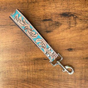 Arnés para perros de cuero genuino con herramientas manuales personalizadas de lujo Collar de perro de cuero de grano completo resistente Juegos de cables de tráfico Fabricante - Product Image 3