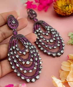 Magnifiques boucles d'oreilles pendantes en moissanite plaquées or de qualité supérieure pour femmes, collection pour soirées et occasions spéciales - Product Image 6
