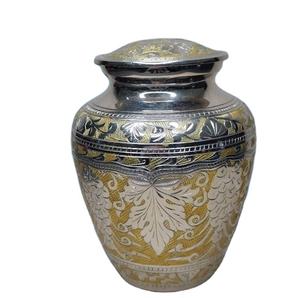 Urna de Aluminio Plateada con Grabado Floral para Cenizas Humanas, con Bolsa de Terciopelo, Urnas de Cremación para Cenizas de Adultos, Capacidad para hasta 200 lb - Product Image 1