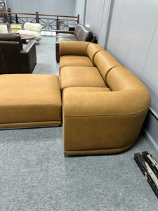 โซฟา 3 ที่นั่งพร้อมออตโตมัน ดีไซน์ทรงกลม โซฟาห้องนั่งเล่นทันสมัยพร้อมที่นั่งแสนสบายและงานตกแต่งหุ้มเบาะอย่างมีสไตล์ - Product Image 4