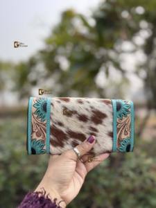 กระเป๋าสตางค์หนังวัวแท้ลายแกะสลักด้วยมือ ดีไซน์ใหม่ทันสมัย ใช้งานได้หลากหลาย สไตล์ตะวันตก - Product Image 2