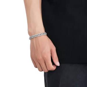 Bracelet en moissanite sur mesure, fourni directement par l'usine, avec testeur de diamants inclus, disponible au meilleur prix depuis l'Inde. - Product Image 2