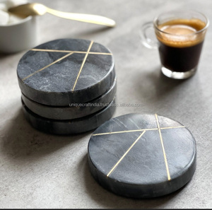 Dessous de verre en pierre naturelle noire fabriqués à la main avec une finition lisse Dernier design Tapis intérieur de cuisine/Pad - Product Image 1