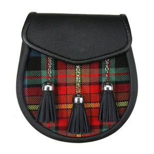 Pochette Sporran en Cuir Véritable Noir Artisanale de Haute Qualité pour Kilt Tartan Écossais, avec 3 Pompons, Sac pour Tenue des Highlands - Product Image 1