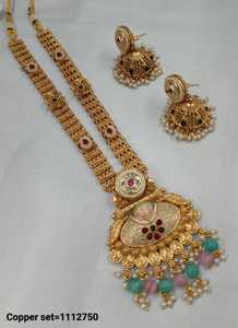 Conjunto de Joyería Nupcial Tradicional India de Cobre Chapado en Oro para Mujer - Aretes y Collares para Fiesta y Compromiso - Product Image 2