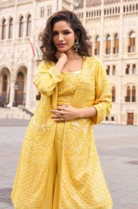 Traje de Georgette de talla única con bordado y adornos, estilo moderno para bodas y Diwali - Product Image 6