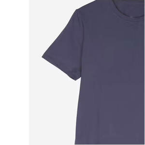 T-shirt unisexe en coton bleu marine tendance à col rond, avec logo personnalisé sur le devant, respirant, coupe classique, manches courtes, OEM ODM, vente en gros - Product Image 2