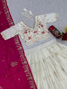 Ensemble Lehenga Choli Dupatta brodé en tissu épais pour femme, col en V, robe de soirée et de mariage - Product Image 6