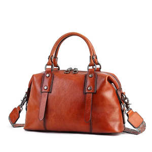 Bolso de hombro de cuero genuino personalizado, hecho a mano, con cierre de cremallera, para compras, con asa superior, para mujer. - Product Image 1