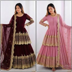Lehenga Choli de créateur en Georgette épaisse avec Dupatta, broderie de sequins de 5 mm, manches longues, pour fêtes et mariages, semi-couture - Product Image 1