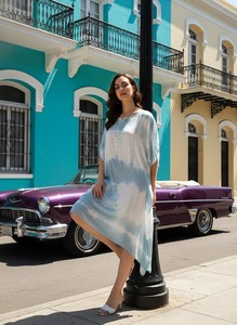 Caftán de rayón de diseñador de alta calidad, teñido con técnica tie-dye, para uso diario en verano, corte regular, cuello corazón, al mejor precio por parte del proveedor. - Product Image 5
