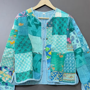 เสื้อแจ็คเก็ตแฮนด์เมดแบบแพทช์เวิร์ค เสื้อแจ็คเก็ตผ้าฝ้ายแบบควิลท์ เสื้อแจ็คเก็ตฤดูหนาว เสื้อโค้ทสั้น ของขวัญสำหรับเธอ เสื้อแจ็คเก็ตแบบกลับด้านได้ - Product Image 1
