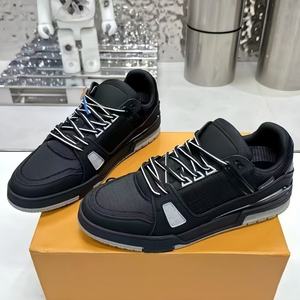 Chaussures de course décontractées de luxe pour hommes et femmes, de haute qualité, design tendance, sportives, à bout fermé, avec semelle intermédiaire en mesh et semelle extérieure en Phylon - Product Image 3