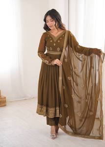 Ensemble de robe Anarkali pour femmes indiennes et pakistanaises, brodée et ornée de sequins, couleur marron doré, avec dupatta, longueur au sol, tenue ethnique traditionnelle - Product Image 3