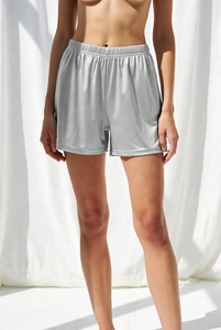Shorts de sport et de yoga taille haute en nylon pour femme – Respirants, coupe régulière, idéaux pour la course et la gym en été - Product Image 2