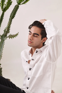 Chemise en lin pour homme à manches longues, broderie araignée, coupe ajustée, boutonnée, décontractée, streetwear, tenue de soirée, tendance et à la mode - Product Image 2