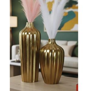 Vase Pichet Rose en Aluminium Enduit de Poudre Durable, Élégant Contenant pour Arrangements Floraux Séchés pour Hôtels, Restaurants et Événements - Product Image 4