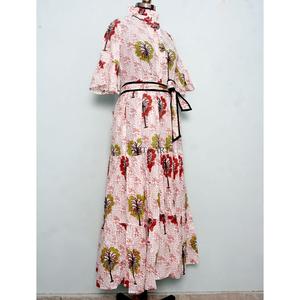 เดรสยาวผ้าฝ้ายแท้พิมพ์ลายบล็อกอินเดียสไตล์โบโฮสีสันสดใสสำหรับฤดูร้อน ดีไซน์หรูหรา สวมใส่สบาย เหมาะสำหรับใส่ในวันสบายๆ ลายดอกไม้พิมพ์ลายมักซีเดรสสำหรับผู้หญิง - Product Image 5